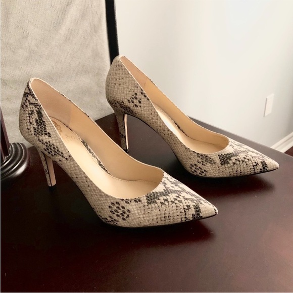 VINCE CAMUTO | Snake Print Heels Pumps | 7 - Picture 4 of 10